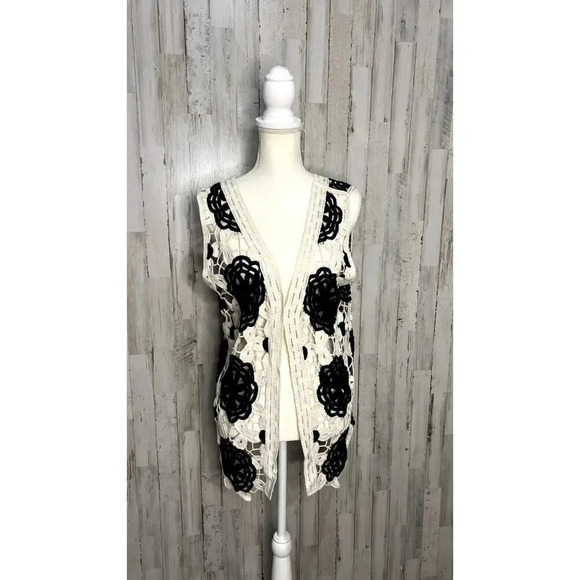 NWT House Of Harlow 1960 Women's Ivory Floral Crochet Open Front Vest - One Size - Picture 2 of 6